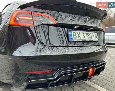 Черный Тесла Модель 3, объемом двигателя 0 л и пробегом 180 тыс. км за 17500 $, фото 25 на Automoto.ua