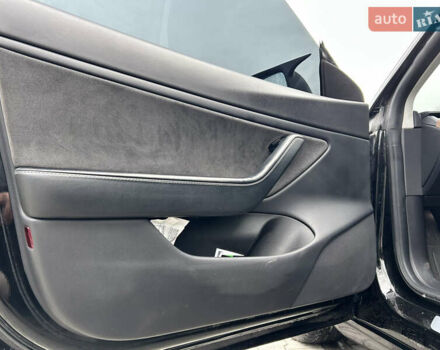 Черный Тесла Модель 3, объемом двигателя 0 л и пробегом 180 тыс. км за 17500 $, фото 17 на Automoto.ua