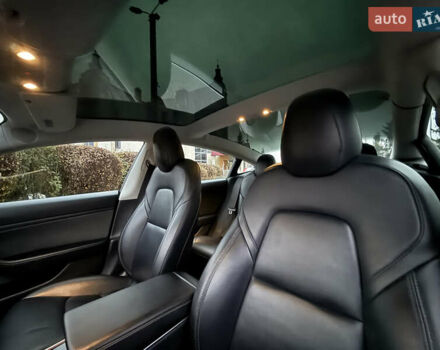 Черный Тесла Модель 3, объемом двигателя 0 л и пробегом 97 тыс. км за 14600 $, фото 39 на Automoto.ua