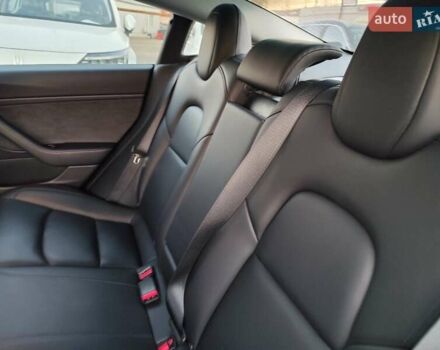 Черный Тесла Модель 3, объемом двигателя 0 л и пробегом 120 тыс. км за 18888 $, фото 37 на Automoto.ua