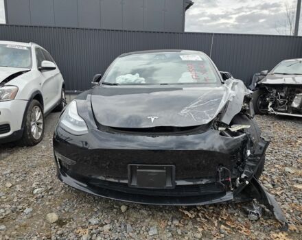 Черный Тесла Модель 3, объемом двигателя 0 л и пробегом 130 тыс. км за 303 $, фото 4 на Automoto.ua