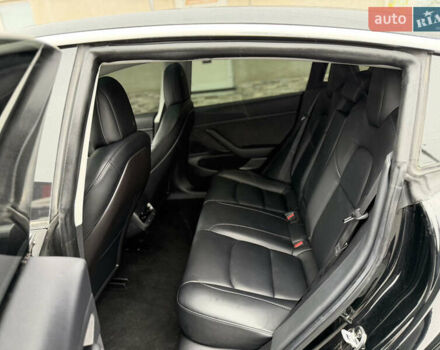 Чорний Тесла Модель 3, об'ємом двигуна 0 л та пробігом 81 тис. км за 15300 $, фото 27 на Automoto.ua