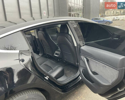 Черный Тесла Модель 3, объемом двигателя 0 л и пробегом 155 тыс. км за 14500 $, фото 3 на Automoto.ua