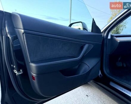 Черный Тесла Модель 3, объемом двигателя 0 л и пробегом 127 тыс. км за 15700 $, фото 4 на Automoto.ua
