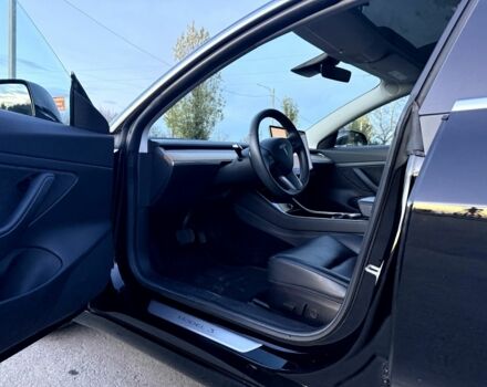 Чорний Тесла Модель 3, об'ємом двигуна 0 л та пробігом 128 тис. км за 372 $, фото 2 на Automoto.ua