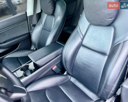 Чорний Тесла Модель 3, об'ємом двигуна 0 л та пробігом 201 тис. км за 14300 $, фото 27 на Automoto.ua