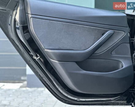 Черный Тесла Модель 3, объемом двигателя 0 л и пробегом 121 тыс. км за 19400 $, фото 48 на Automoto.ua