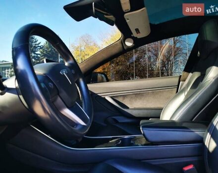 Чорний Тесла Модель 3, об'ємом двигуна 0 л та пробігом 105 тис. км за 17000 $, фото 14 на Automoto.ua