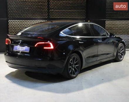 Чорний Тесла Модель 3, об'ємом двигуна 0 л та пробігом 163 тис. км за 15600 $, фото 3 на Automoto.ua