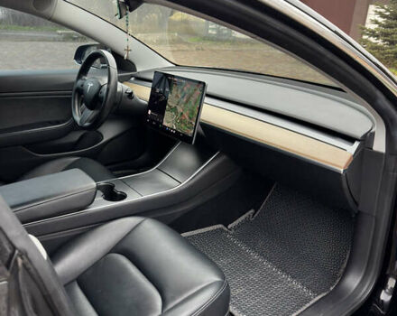 Черный Тесла Модель 3, объемом двигателя 0 л и пробегом 137 тыс. км за 13200 $, фото 8 на Automoto.ua