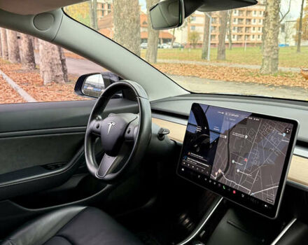 Чорний Тесла Модель 3, об'ємом двигуна 0 л та пробігом 94 тис. км за 15900 $, фото 6 на Automoto.ua