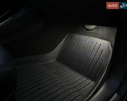 Черный Тесла Модель 3, объемом двигателя 0 л и пробегом 77 тыс. км за 20000 $, фото 77 на Automoto.ua