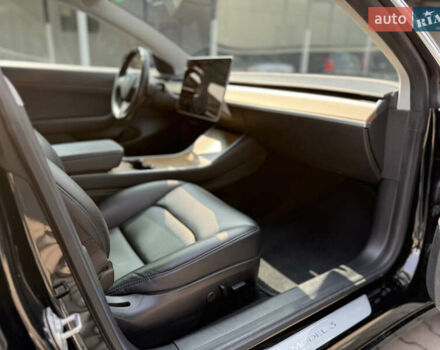 Черный Тесла Модель 3, объемом двигателя 0 л и пробегом 135 тыс. км за 15900 $, фото 21 на Automoto.ua