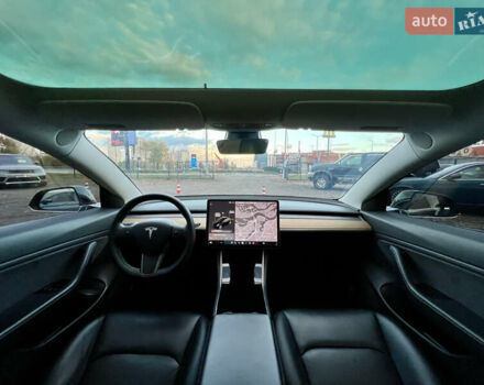 Чорний Тесла Модель 3, об'ємом двигуна 0 л та пробігом 201 тис. км за 14300 $, фото 20 на Automoto.ua