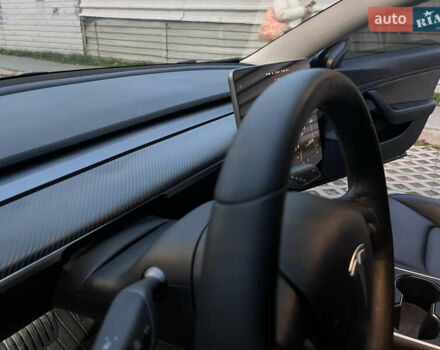 Черный Тесла Модель 3, объемом двигателя 0 л и пробегом 77 тыс. км за 20000 $, фото 62 на Automoto.ua