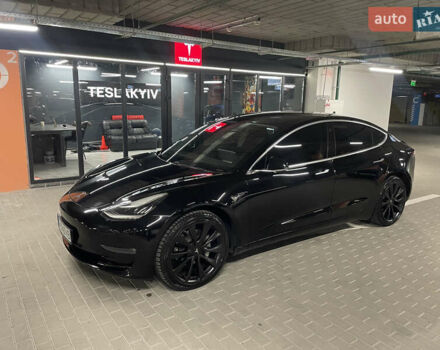 Тесла Модель 3 2019 в Киеве на Automoto.ua Черный Тесла Модель 3, объемом двигателя 0 л и пробегом 102 тыс. км за 19999 $, фото 7 на Automoto.ua