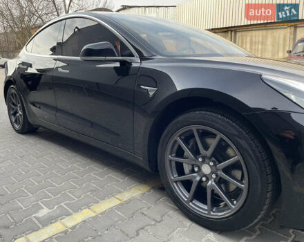 Чорний Тесла Модель 3, об'ємом двигуна 0 л та пробігом 165 тис. км за 15500 $, фото 4 на Automoto.ua