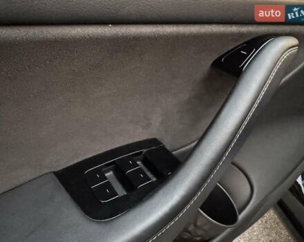 Черный Тесла Модель 3, объемом двигателя 0 л и пробегом 98 тыс. км за 17900 $, фото 16 на Automoto.ua