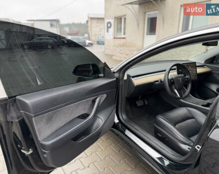 Чорний Тесла Модель 3, об'ємом двигуна 0 л та пробігом 81 тис. км за 15300 $, фото 13 на Automoto.ua