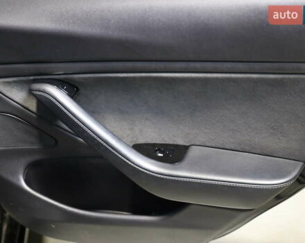 Чорний Тесла Модель 3, об'ємом двигуна 0 л та пробігом 163 тис. км за 15600 $, фото 28 на Automoto.ua