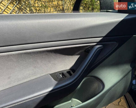 Черный Тесла Модель 3, объемом двигателя 0 л и пробегом 116 тыс. км за 18900 $, фото 29 на Automoto.ua