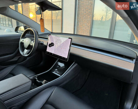 Чорний Тесла Модель 3, об'ємом двигуна 0 л та пробігом 117 тис. км за 18999 $, фото 66 на Automoto.ua