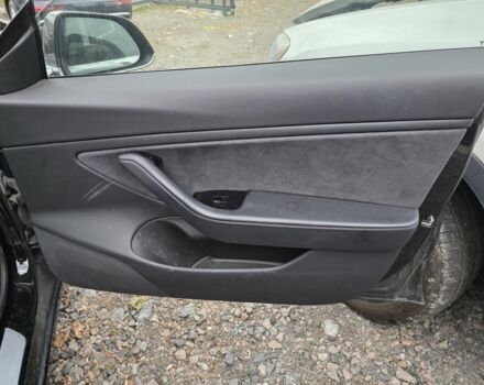 Черный Тесла Модель 3, объемом двигателя 0 л и пробегом 130 тыс. км за 303 $, фото 15 на Automoto.ua