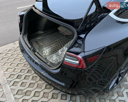 Черный Тесла Модель 3, объемом двигателя 0 л и пробегом 77 тыс. км за 20000 $, фото 95 на Automoto.ua