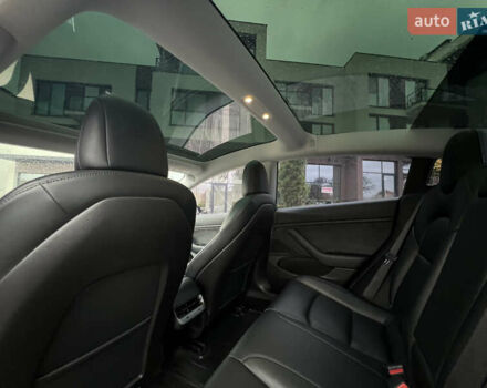 Черный Тесла Модель 3, объемом двигателя 0 л и пробегом 93 тыс. км за 15600 $, фото 45 на Automoto.ua