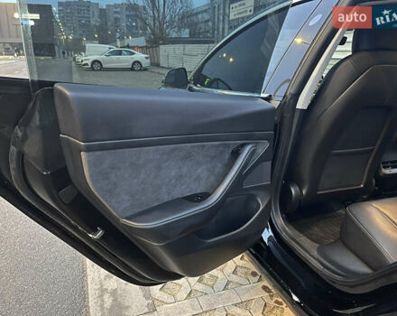 Черный Тесла Модель 3, объемом двигателя 0 л и пробегом 77 тыс. км за 20000 $, фото 73 на Automoto.ua