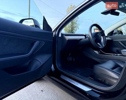 Черный Тесла Модель 3, объемом двигателя 0 л и пробегом 127 тыс. км за 15700 $, фото 5 на Automoto.ua