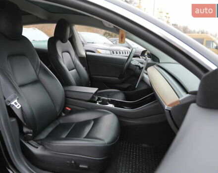 Черный Тесла Модель 3, объемом двигателя 0 л и пробегом 66 тыс. км за 17000 $, фото 9 на Automoto.ua