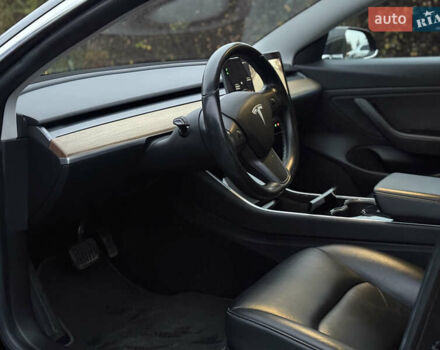 Черный Тесла Модель 3, объемом двигателя 0 л и пробегом 97 тыс. км за 14600 $, фото 37 на Automoto.ua