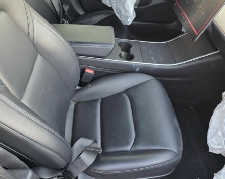 Чорний Тесла Модель 3, об'ємом двигуна 0 л та пробігом 140 тис. км за 11600 $, фото 10 на Automoto.ua