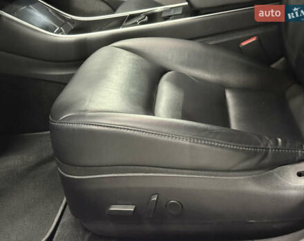 Черный Тесла Модель 3, объемом двигателя 0 л и пробегом 209 тыс. км за 17900 $, фото 67 на Automoto.ua