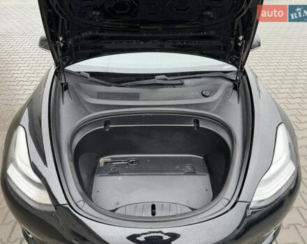 Чорний Тесла Модель 3, об'ємом двигуна 0 л та пробігом 81 тис. км за 15300 $, фото 33 на Automoto.ua