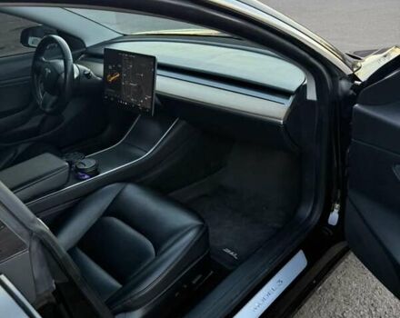 Чорний Тесла Модель 3, об'ємом двигуна 0 л та пробігом 197 тис. км за 18600 $, фото 11 на Automoto.ua