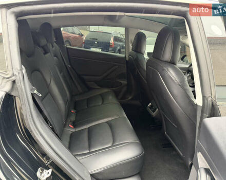 Чорний Тесла Модель 3, об'ємом двигуна 0 л та пробігом 81 тис. км за 15300 $, фото 29 на Automoto.ua