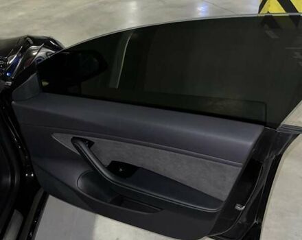 Черный Тесла Модель 3, объемом двигателя 0 л и пробегом 90 тыс. км за 18500 $, фото 23 на Automoto.ua