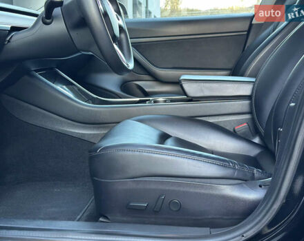 Черный Тесла Модель 3, объемом двигателя 0 л и пробегом 121 тыс. км за 19400 $, фото 54 на Automoto.ua