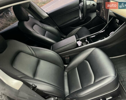 Черный Тесла Модель 3, объемом двигателя 0 л и пробегом 93 тыс. км за 15600 $, фото 41 на Automoto.ua