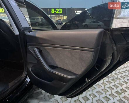 Черный Тесла Модель 3, объемом двигателя 0 л и пробегом 77 тыс. км за 20000 $, фото 76 на Automoto.ua