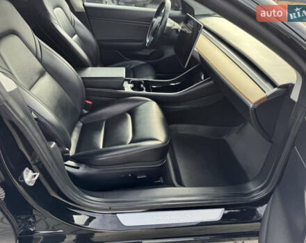 Черный Тесла Модель 3, объемом двигателя 0 л и пробегом 138 тыс. км за 13350 $, фото 21 на Automoto.ua