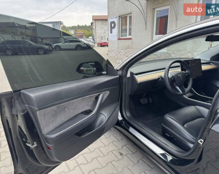 Чорний Тесла Модель 3, об'ємом двигуна 0 л та пробігом 81 тис. км за 15500 $, фото 12 на Automoto.ua