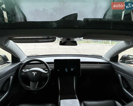 Черный Тесла Модель 3, объемом двигателя 0 л и пробегом 85 тыс. км за 19999 $, фото 9 на Automoto.ua