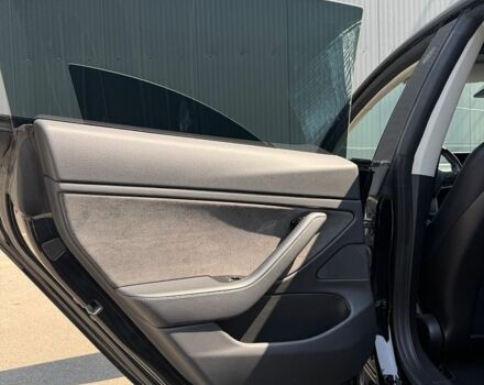 Чорний Тесла Модель 3, об'ємом двигуна 0 л та пробігом 75 тис. км за 17500 $, фото 15 на Automoto.ua
