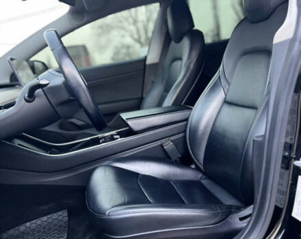 Черный Тесла Модель 3, объемом двигателя 0 л и пробегом 125 тыс. км за 15999 $, фото 11 на Automoto.ua