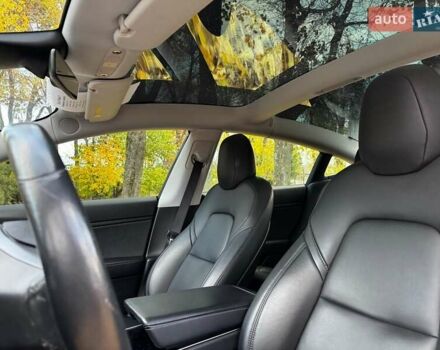 Черный Тесла Модель 3, объемом двигателя 0 л и пробегом 65 тыс. км за 25390 $, фото 15 на Automoto.ua