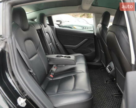 Черный Тесла Модель 3, объемом двигателя 0 л и пробегом 66 тыс. км за 17000 $, фото 8 на Automoto.ua