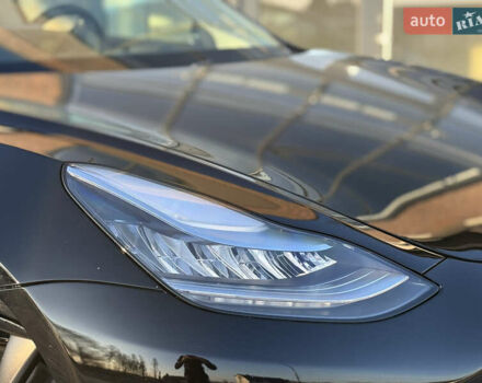 Чорний Тесла Модель 3, об'ємом двигуна 0 л та пробігом 117 тис. км за 18999 $, фото 10 на Automoto.ua